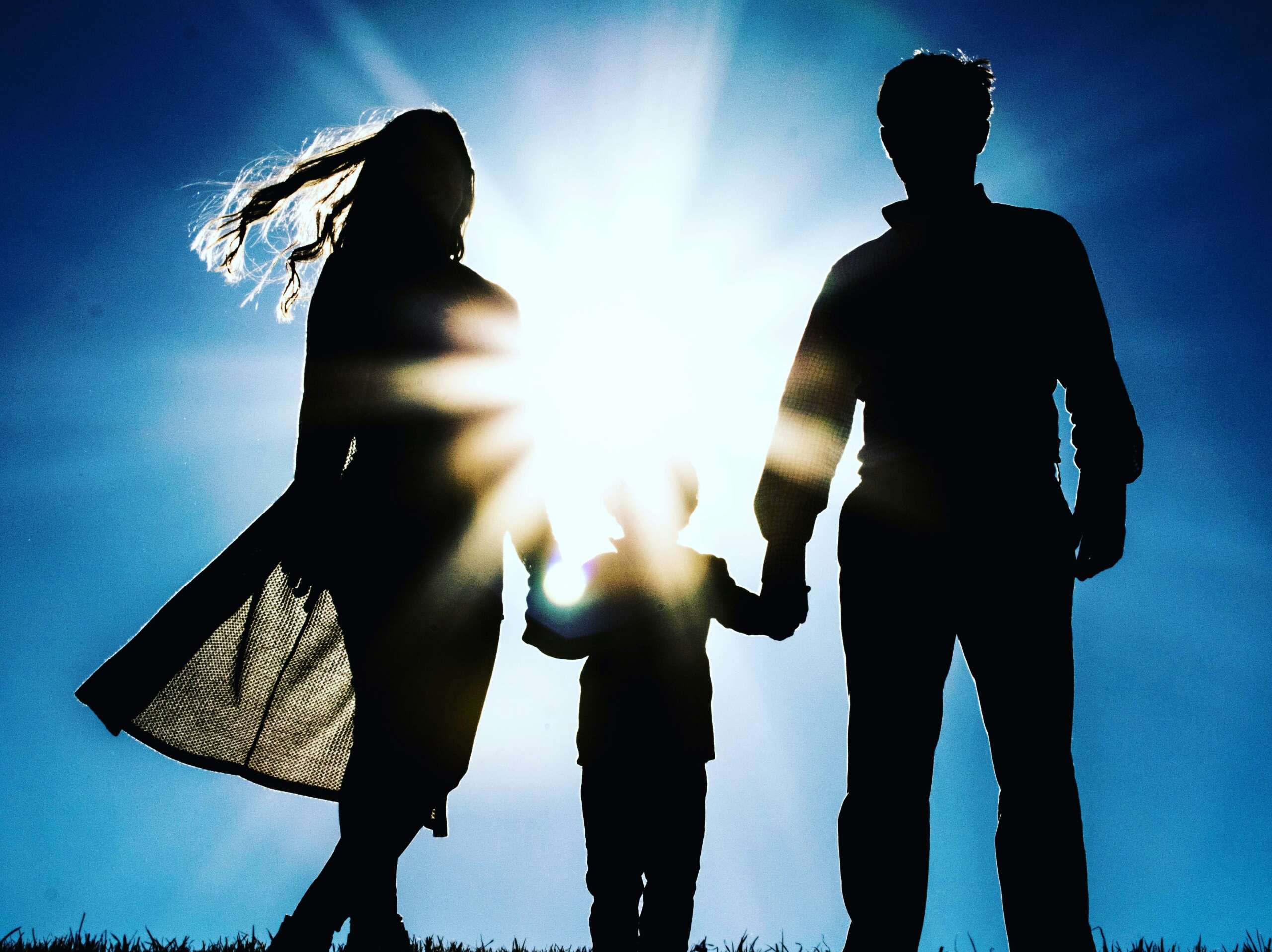La adopción transforma vidas con amor y un nuevo comienzo.